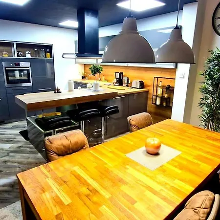 דירה Modern Mediterranean-style 120 M2, Private Parking Free *
